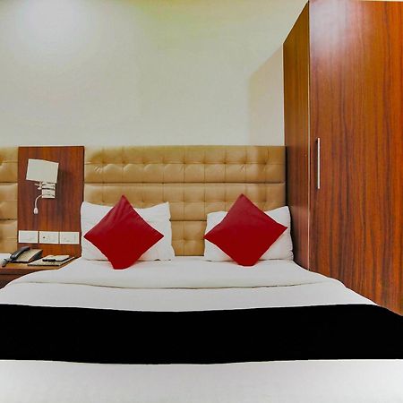 Collection O The Kailash Dev Hotel Нью-Дели Экстерьер фото