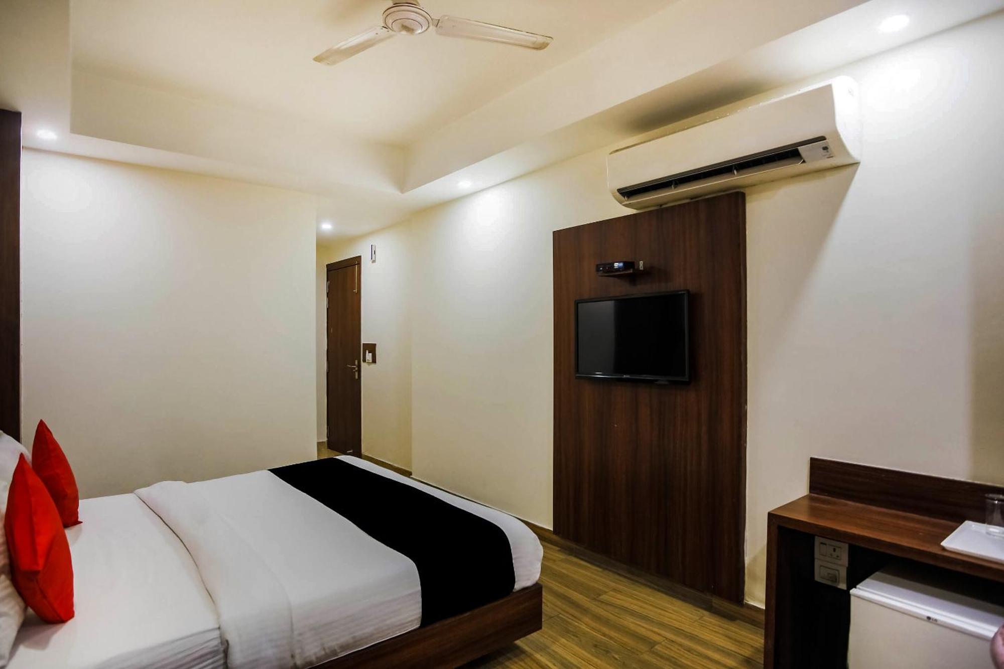 Collection O The Kailash Dev Hotel Нью-Дели Экстерьер фото