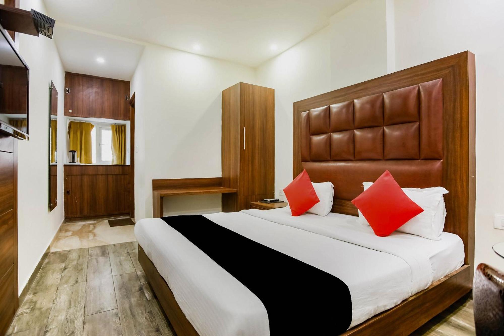 Collection O The Kailash Dev Hotel Нью-Дели Экстерьер фото