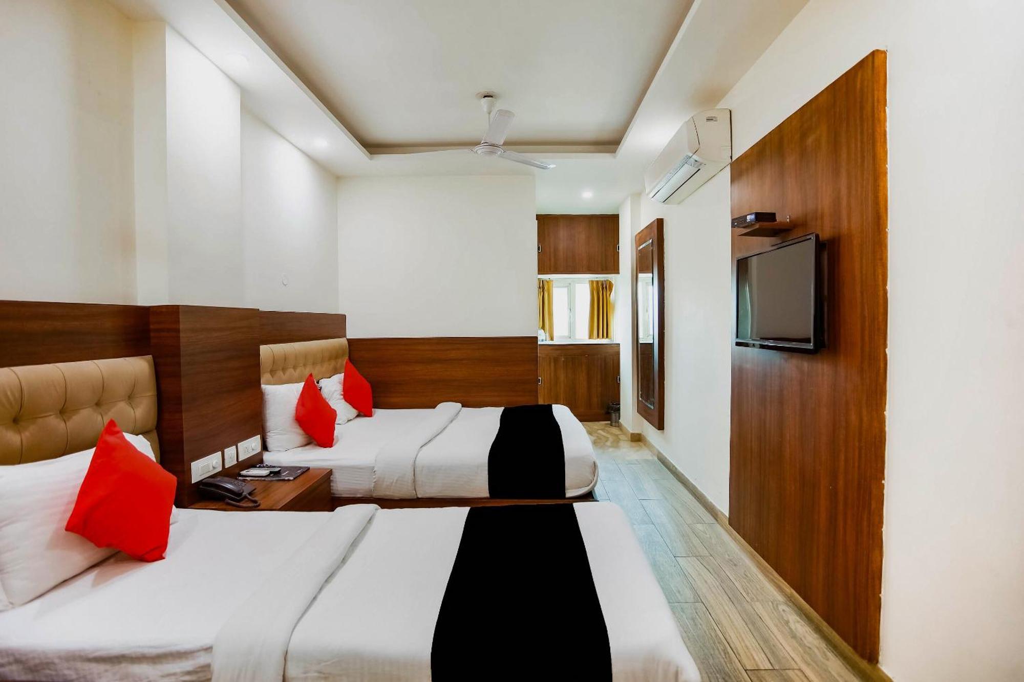 Collection O The Kailash Dev Hotel Нью-Дели Экстерьер фото