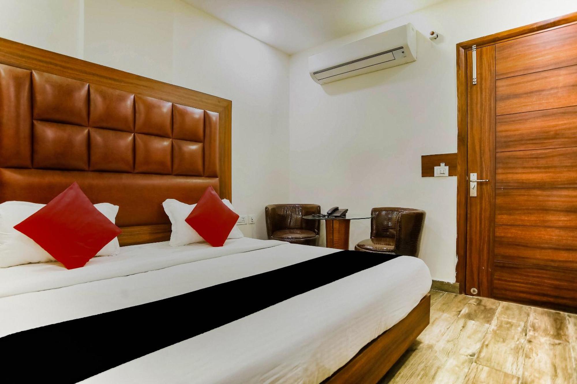 Collection O The Kailash Dev Hotel Нью-Дели Экстерьер фото