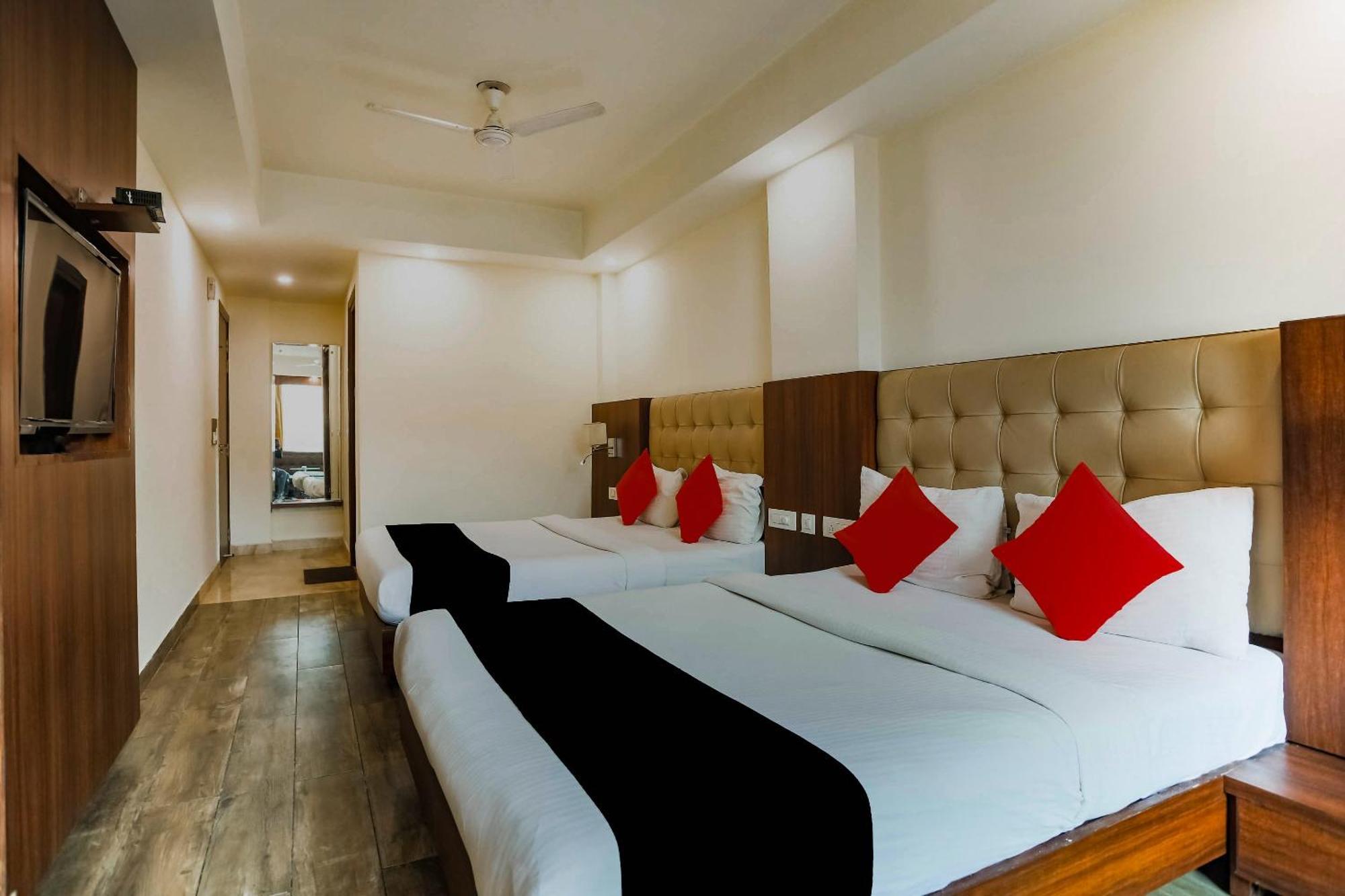 Collection O The Kailash Dev Hotel Нью-Дели Экстерьер фото