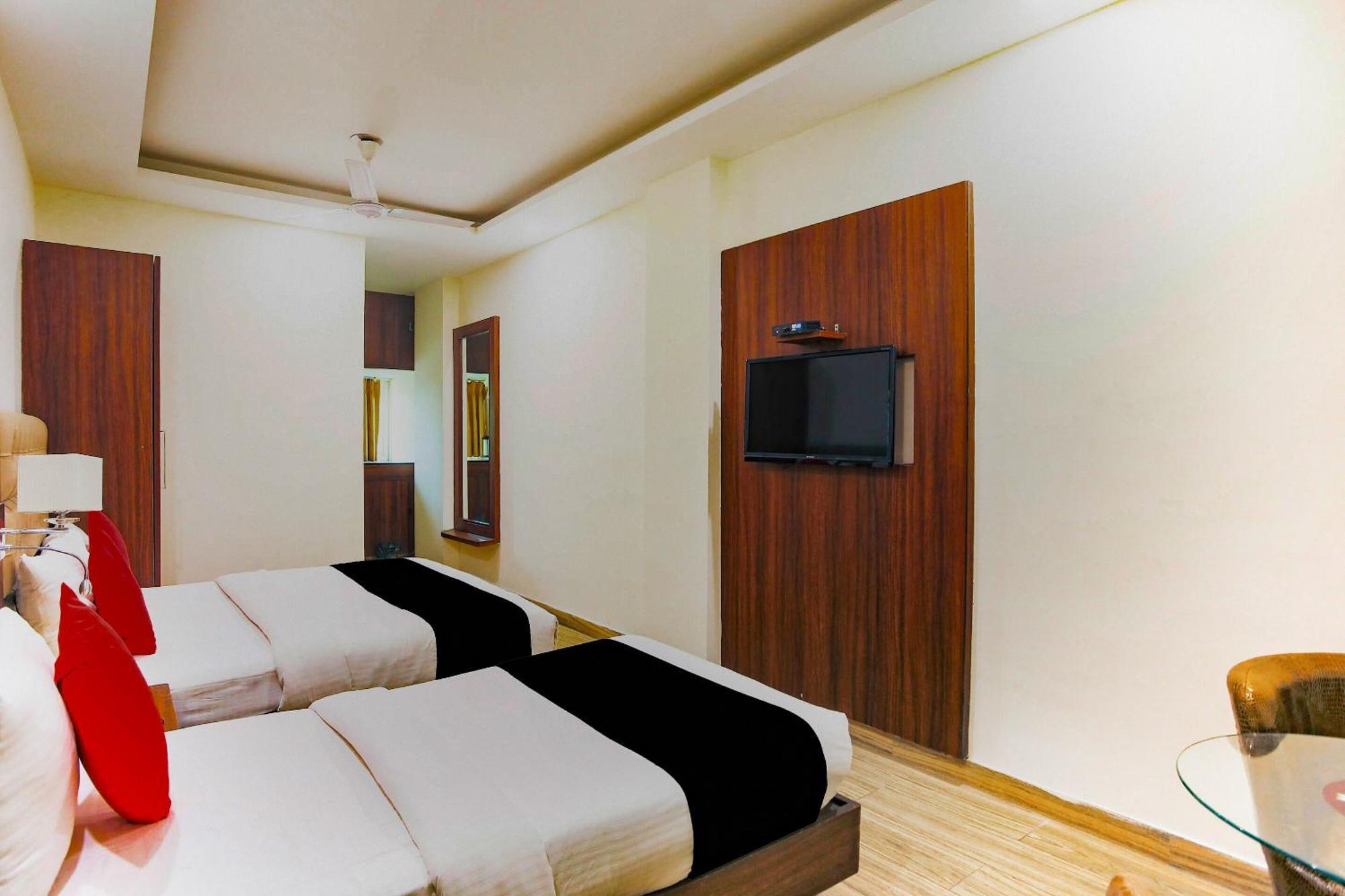 Collection O The Kailash Dev Hotel Нью-Дели Экстерьер фото