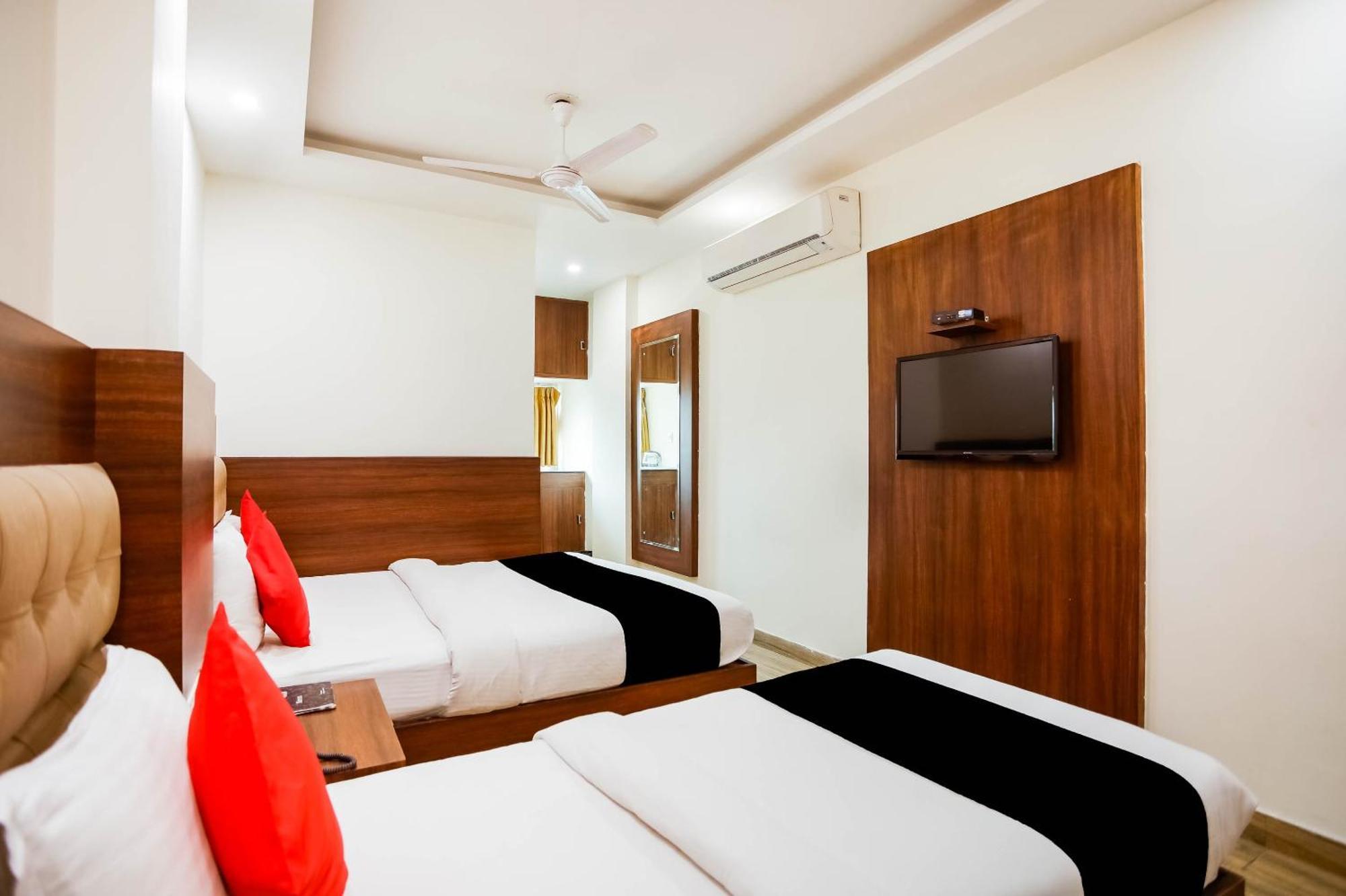 Collection O The Kailash Dev Hotel Нью-Дели Экстерьер фото